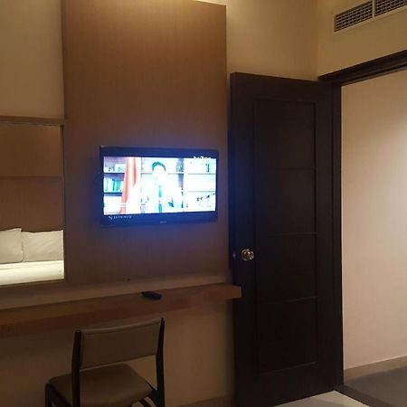 Kharisma Hotel มาดิอุน ภายนอก รูปภาพ