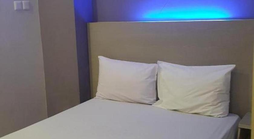 Kharisma Hotel มาดิอุน ภายนอก รูปภาพ