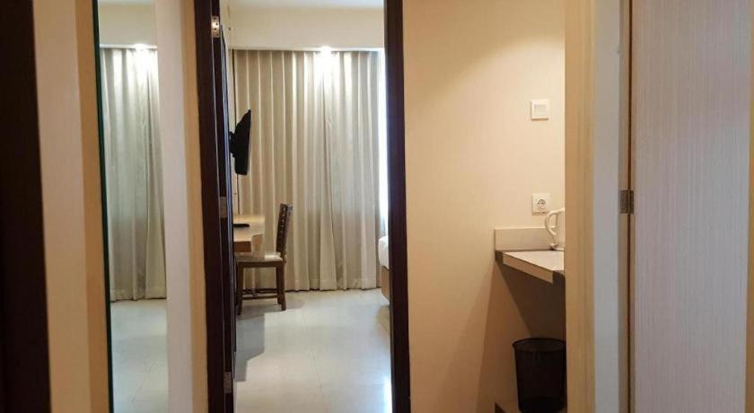 Kharisma Hotel มาดิอุน ภายนอก รูปภาพ